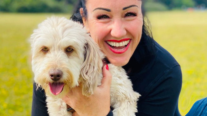 Hundeschule DOGGIES mit Carina in Neuss, Düsseldorf und Umgebung.